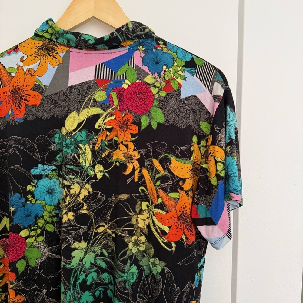 Johnny Was - Nero Sequence Short Sleeve Polo Tee - Picture 9 of 11